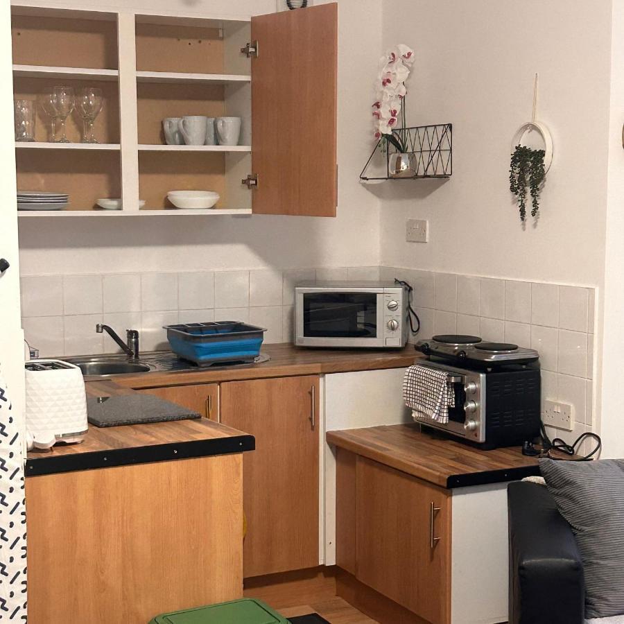 Apartament Bv Charming Studio With Free Private Parking, 10 Minutes From Town Centre Huddersfield Zewnętrze zdjęcie