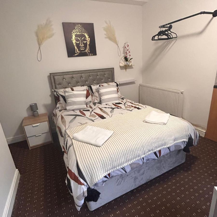 Apartament Bv Charming Studio With Free Private Parking, 10 Minutes From Town Centre Huddersfield Zewnętrze zdjęcie